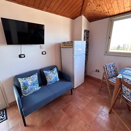 Colapesce Penthouse Apartmán *