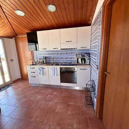 Colapesce Penthouse Apartmán *