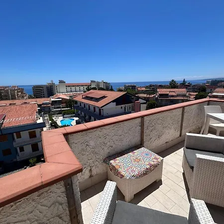 Colapesce Penthouse Appartamento Giardini Naxos
